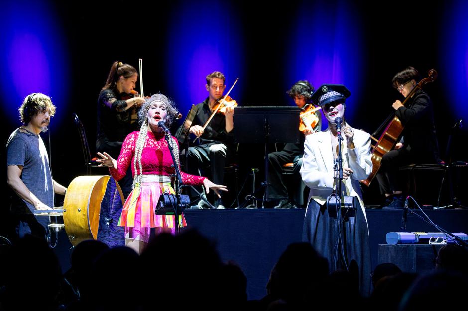 Ikoniskais duets CocoRosie augustā uzstāsies Koncertzālē “Cēsis”