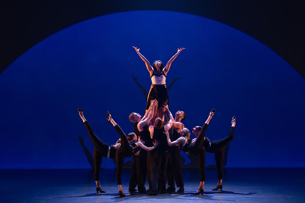 GIORDANO DANCE CHICAGO (ASV). Gershwin in B